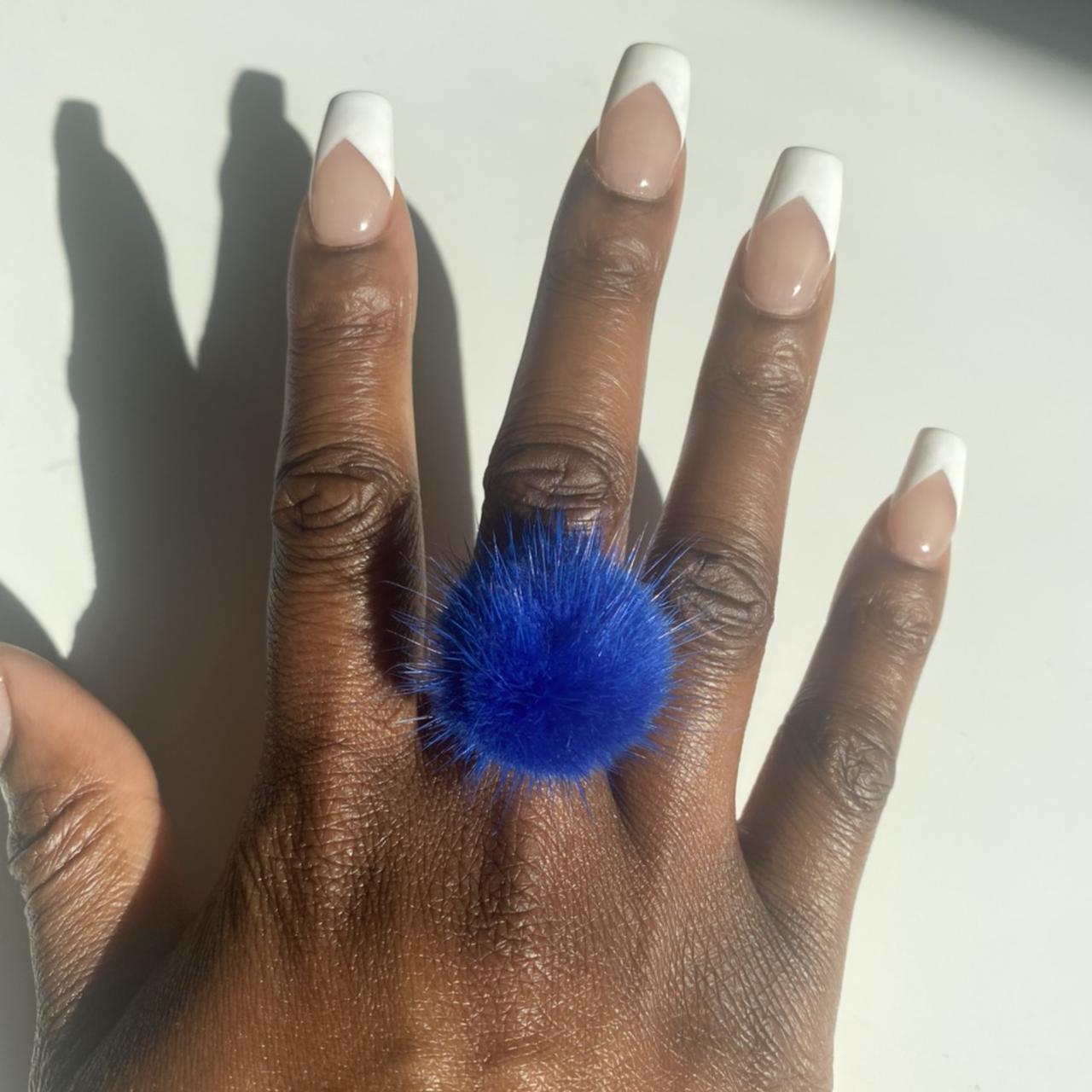 Fur pom pom ring blue